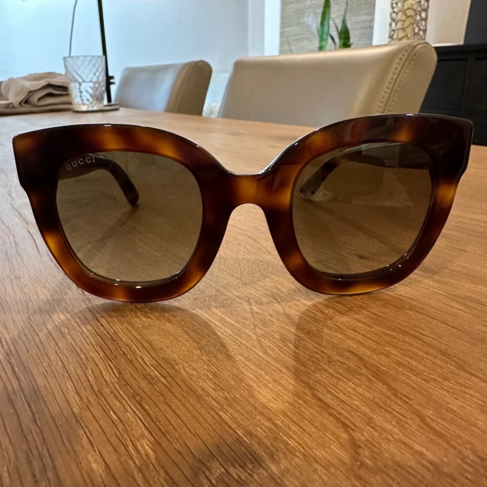 Gucci Brown Tortoise Shell Oversized Sunglasses - image 7